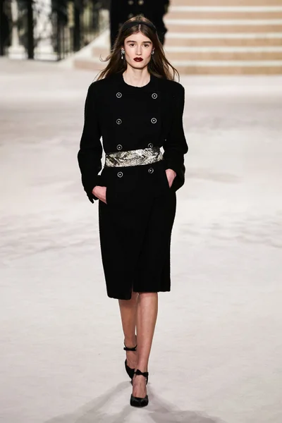 Look 3